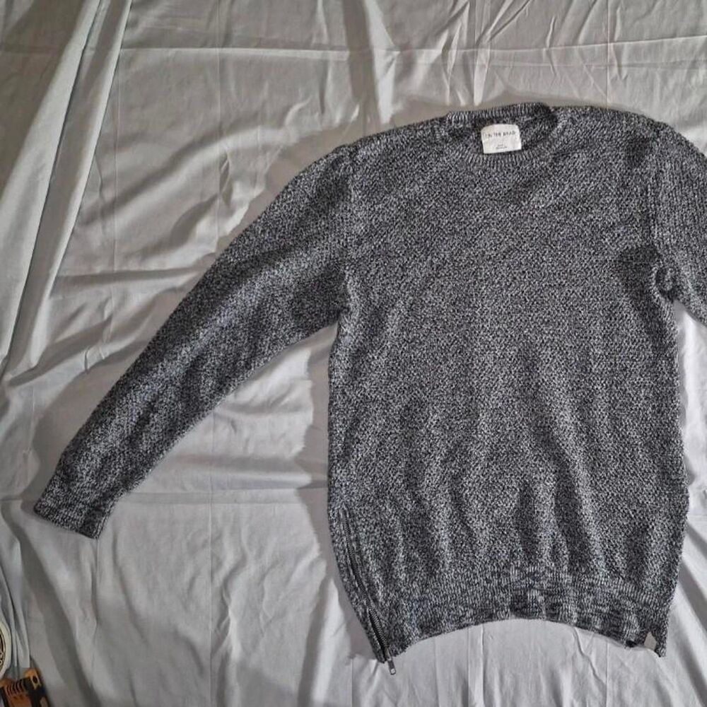 On-the-byas Women's Grey and Black Jumper